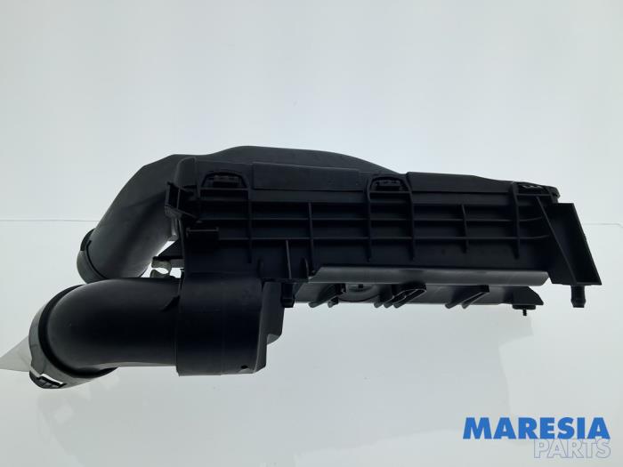 Gebruikte Luchtfilterhuis Peugeot 308 (L3/L8/LB/LH/LP) 1.6 16V THP Prijs € 25,00 Margeregeling aangeboden door Maresia Parts