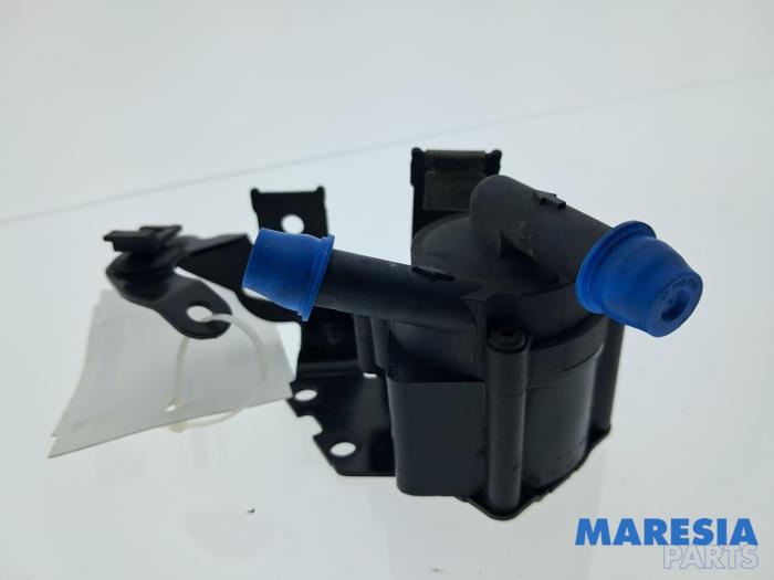 Gebruikte Waterpomp Peugeot 308 (L3/L8/LB/LH/LP) 1.6 16V THP Prijs € 74,99 Margeregeling aangeboden door Maresia Parts