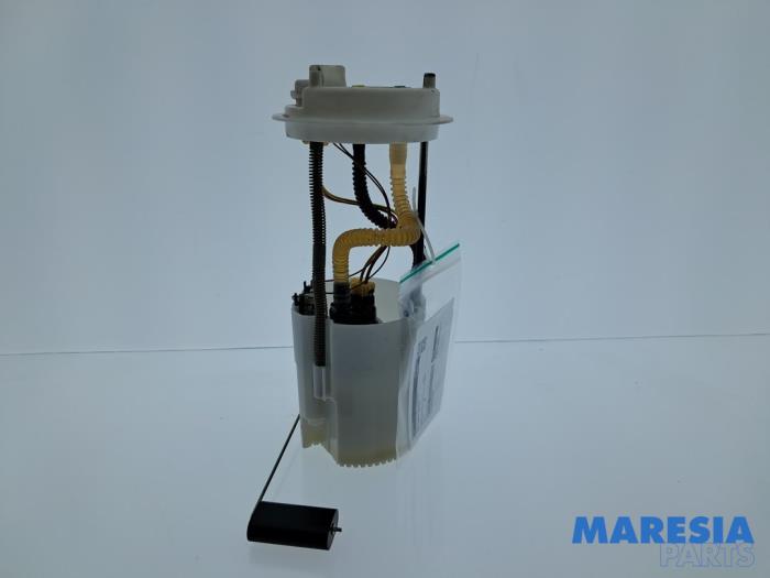 Gebruikte Tank element Pomp Opel Combo 1.3 CDTI 16V Prijs € 54,45 Inclusief btw aangeboden door Maresia Parts