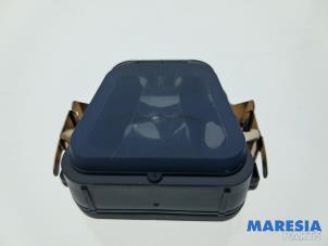 Gebruikte Regensensor Peugeot 2008 (CU) 1.2 12V e-THP PureTech 110 Prijs € 20,00 Margeregeling aangeboden door Maresia Parts