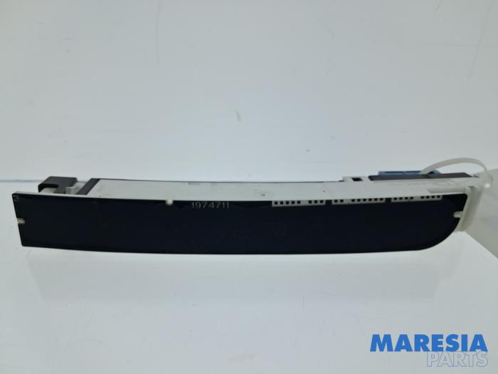 Gebruikte Display Interieur Citroen C4 Picasso (UD/UE/UF) 1.6 16V THP 155 Prijs € 20,00 Margeregeling aangeboden door Maresia Parts