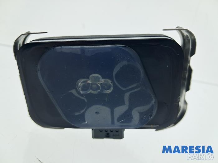 Gebruikte Sensor regen Citroen C4 Picasso (UD/UE/UF) 1.6 16V THP 155 Prijs € 50,00 Margeregeling aangeboden door Maresia Parts