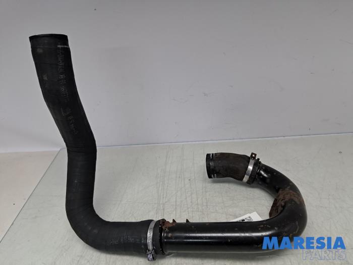Gebruikte Intercooler Slang Lancia Delta (844) 1.4 T-Jet 16V 120 Prijs € 30,00 Margeregeling aangeboden door Maresia Parts