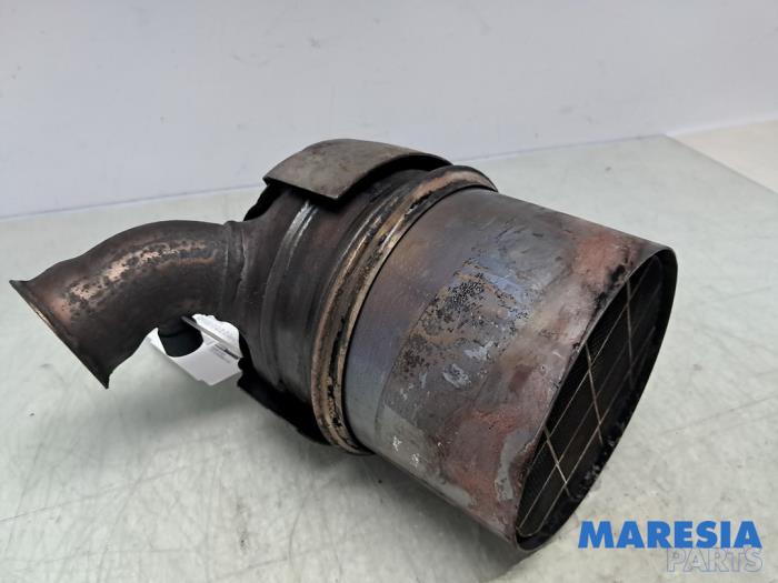 Gebruikte Roetfilter Peugeot 208 I (CA/CC/CK/CL) 1.6 e-HDi FAP Prijs € 210,00 Margeregeling aangeboden door Maresia Parts