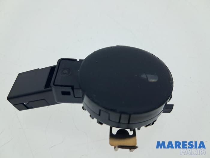 Gebruikte Regensensor Peugeot 3008 II (M4/MC/MJ/MR) 1.6 16V HYbrid 225 Prijs € 24,20 Margeregeling aangeboden door Maresia Parts