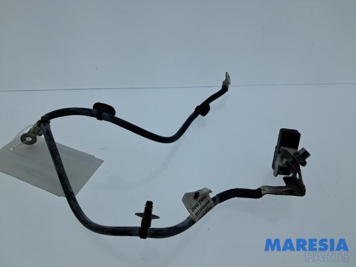 Gebruikte Accu sensor Peugeot 3008 II (M4/MC/MJ/MR) 1.6 16V HYbrid 225 Prijs € 35,00 Margeregeling aangeboden door Maresia Parts
