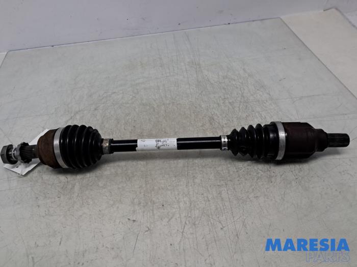 Gebruikte Aandrijfas links-voor Citroen C3 (SC) 1.6 16V VTi 120 Prijs € 77,50 Margeregeling aangeboden door Maresia Parts