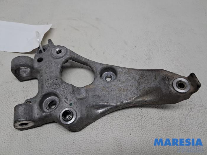 Gebruikte Dynamosteun onder Peugeot Partner (GC/GF/GG/GJ/GK) 1.6 BlueHDI 75 Prijs € 30,19 Inclusief btw aangeboden door Maresia Parts