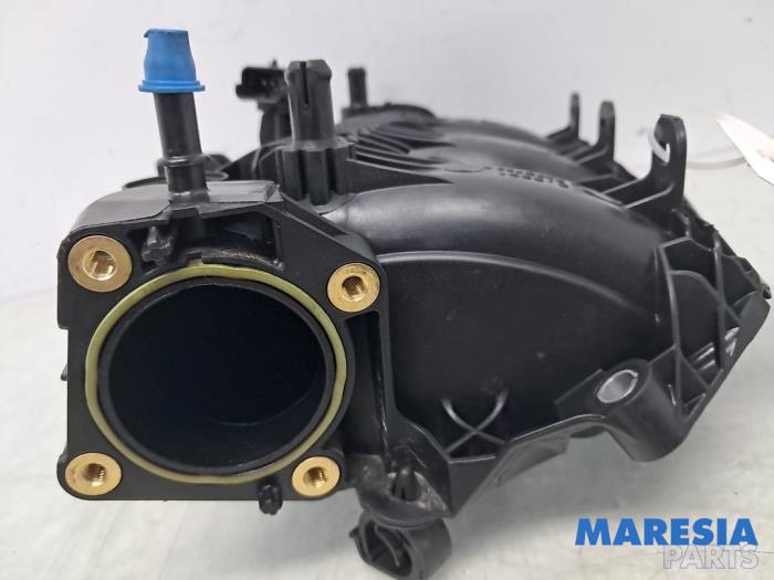 Gebruikte Inlaatspruitstuk Peugeot 308 (L3/L8/LB/LH/LP) 1.2 12V e-THP PureTech 130 Prijs € 34,95 Margeregeling aangeboden door Maresia Parts