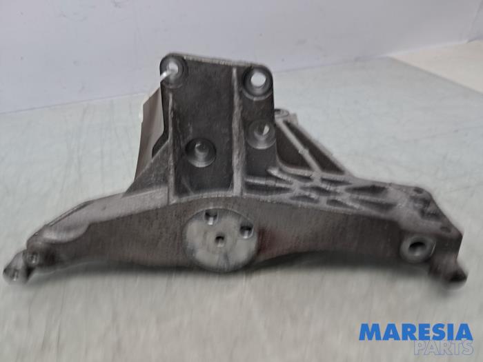 Gebruikte Dynamosteun boven Fiat 500 (312) 1.2 Prijs € 49,95 Margeregeling aangeboden door Maresia Parts