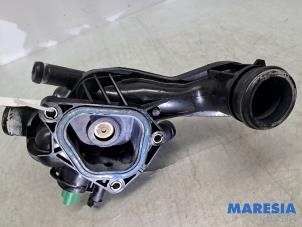 Gebruikte Thermostaathuis Peugeot 308 SW (4E/H) 1.6 16V THP 150 Prijs € 45,00 Margeregeling aangeboden door Maresia Parts