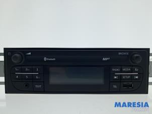 Gebruikte Radio Renault Trafic (1FL/2FL/3FL/4FL) 1.6 dCi 95 Prijs € 190,58 Inclusief btw aangeboden door Maresia Parts