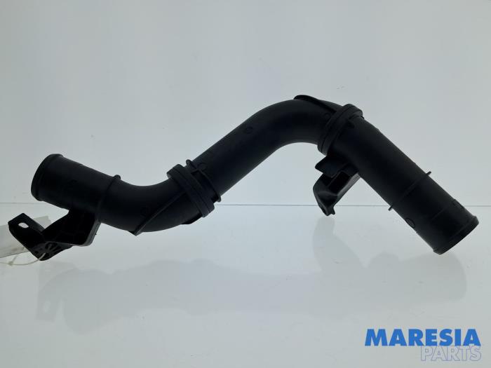 Gebruikte Intercooler Buis Renault Trafic (1FL/2FL/3FL/4FL) 1.6 dCi 95 Prijs € 84,70 Inclusief btw aangeboden door Maresia Parts