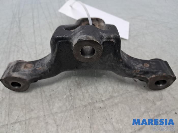 Gebruikte Motorrubber Renault Trafic (1FL/2FL/3FL/4FL) 1.6 dCi 95 Prijs € 36,24 Inclusief btw aangeboden door Maresia Parts