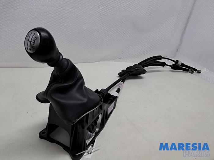 Gebruikte Versnellingspook Renault Scénic III (JZ) 1.5 dCi 110 Prijs € 60,00 Margeregeling aangeboden door Maresia Parts