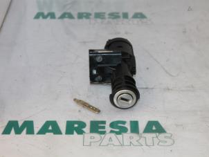Gebruikte Kontaktslot + Sleutel Fiat Bravo (198A) 1.6 JTD Multijet 105 Prijs € 50,00 Margeregeling aangeboden door Maresia Parts