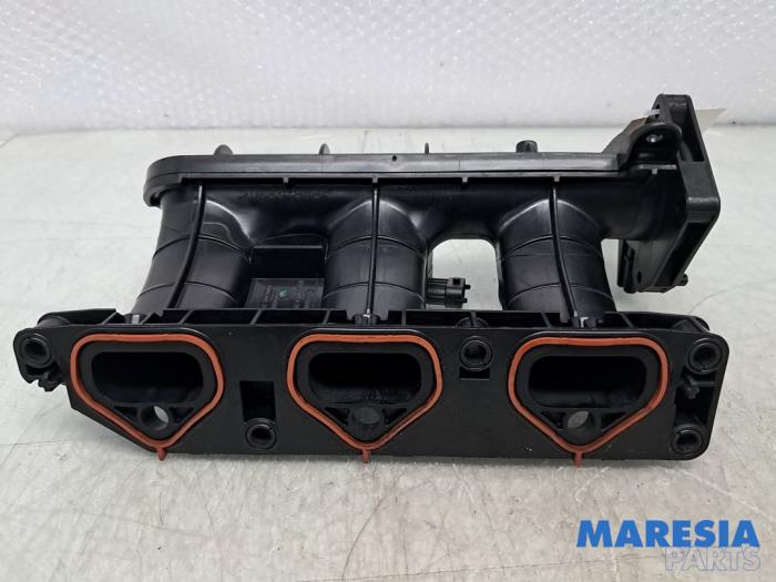 Gebruikte Inlaatspruitstuk Renault Clio IV Estate/Grandtour (7R) 0.9 Energy TCE 90 12V Prijs € 74,99 Margeregeling aangeboden door Maresia Parts