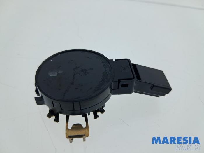 Gebruikte Regensensor Opel Vivaro Combi Vivaro-e, Electric Prijs € 27,23 Inclusief btw aangeboden door Maresia Parts