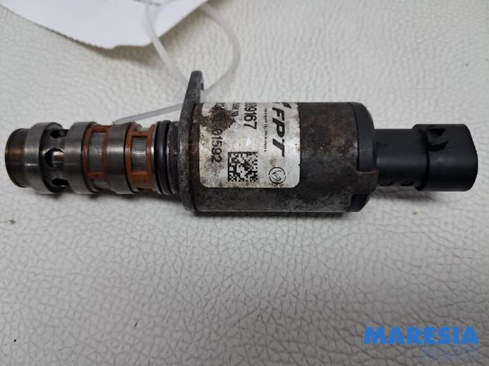 Gebruikte Sensor Nokkenas Alfa Romeo 159 Sportwagon (939BX) 1.8 TBi 16V Prijs € 34,95 Margeregeling aangeboden door Maresia Parts