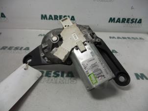 Gebruikte Ruitenwissermotor achter Renault Clio II (BB/CB) 1.6 16V Prijs € 25,00 Margeregeling aangeboden door Maresia Parts