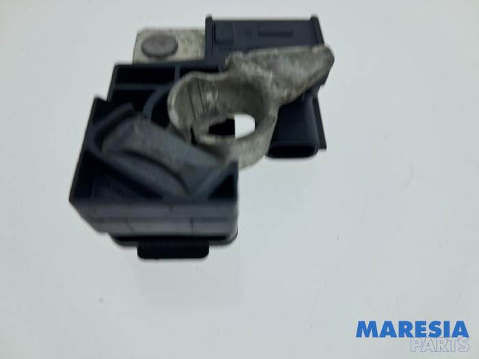 Gebruikte Accu sensor Renault Trafic (1FL/2FL/3FL/4FL) 2.0 dCi 16V 170 Prijs € 54,45 Inclusief btw aangeboden door Maresia Parts