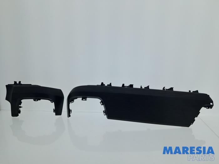 Gebruikte Dashboard deel Renault Trafic (1FL/2FL/3FL/4FL) 2.0 dCi 16V 170 Prijs € 151,25 Inclusief btw aangeboden door Maresia Parts