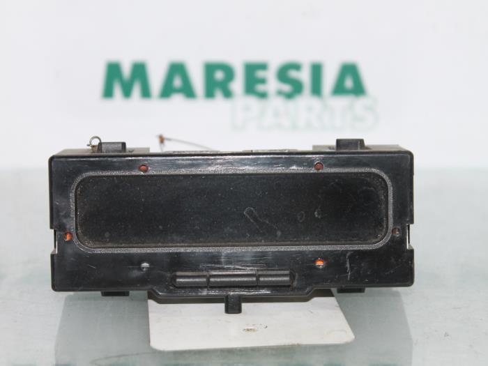 Gebruikte Display Interieur Renault Scénic I (JA) 2.0 16V RX4 Prijs € 15,00 Margeregeling aangeboden door Maresia Parts