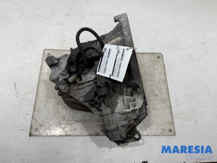Gebruikte Versnellingsbak Renault Grand Scénic III (JZ) 1.4 16V TCe 130 Prijs € 199,95 Margeregeling aangeboden door Maresia Parts