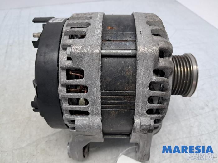 Gebruikte Dynamo Renault Trafic (1FL/2FL/3FL/4FL) 2.0 dCi 16V 170 Prijs € 181,49 Inclusief btw aangeboden door Maresia Parts