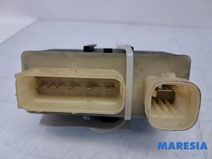 Gebruikte Computer Koeling Opel Vivaro Combi Vivaro-e, Electric Prijs € 24,08 Inclusief btw aangeboden door Maresia Parts
