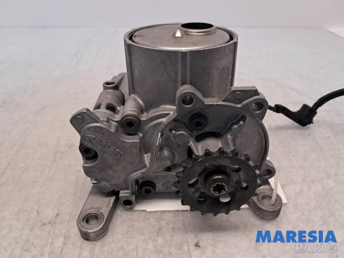 Gebruikte Oliepomp Peugeot 308 (L3/L8/LB/LH/LP) 1.6 16V THP Prijs € 150,00 Margeregeling aangeboden door Maresia Parts