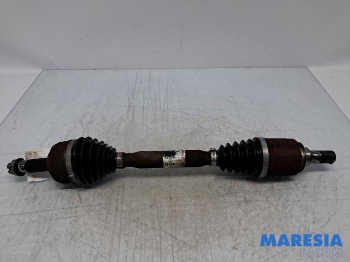 Gebruikte Steekas links-voor Renault Captur I (2R) 1.2 TCE 16V EDC Prijs € 74,95 Margeregeling aangeboden door Maresia Parts