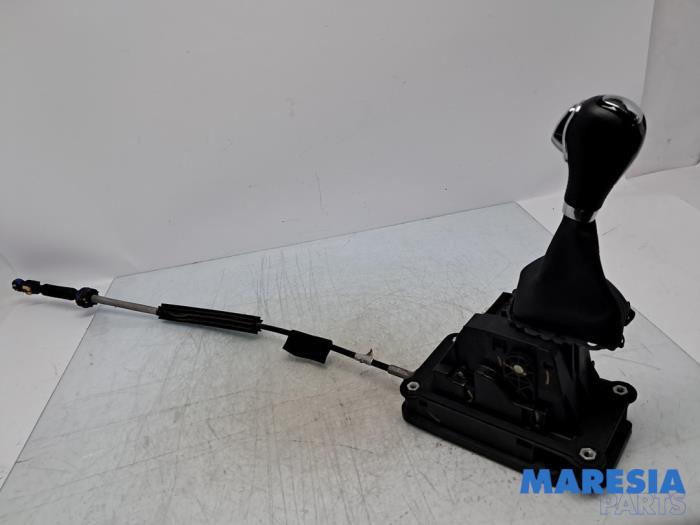 Gebruikte Versnellingspook Renault Captur I (2R) 1.2 TCE 16V EDC Prijs € 105,00 Margeregeling aangeboden door Maresia Parts