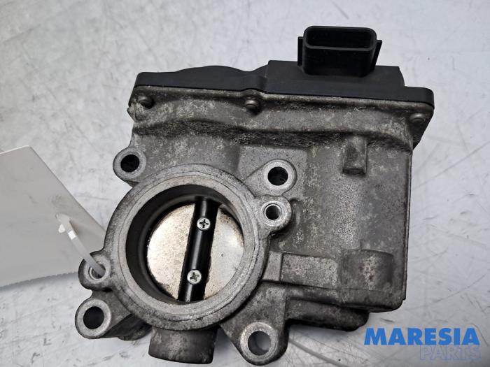 Gebruikte Gasklephuis Renault Grand Scénic III (JZ) 1.4 16V TCe 130 Prijs € 75,00 Margeregeling aangeboden door Maresia Parts