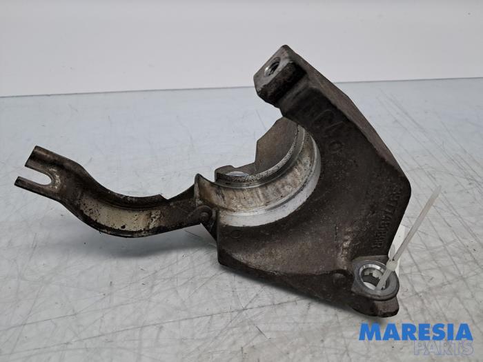 Gebruikte Motorsteun Renault Captur I (2R) 1.2 TCE 16V EDC Prijs € 20,00 Margeregeling aangeboden door Maresia Parts