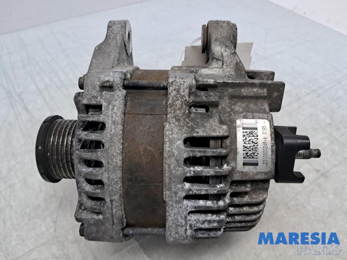 Gebruikte Alternator Renault Grand Scénic III (JZ) 1.4 16V TCe 130 Prijs € 50,00 Margeregeling aangeboden door Maresia Parts