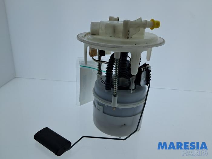 Gebruikte Tank element Pomp Peugeot 308 (L3/L8/LB/LH/LP) 1.6 16V THP Prijs € 94,99 Margeregeling aangeboden door Maresia Parts