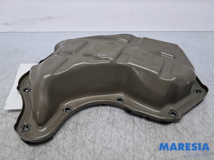 Gebruikte Carterpan Renault Scénic IV (RFAJ) 1.3 TCE 140 16V Prijs € 34,99 Margeregeling aangeboden door Maresia Parts