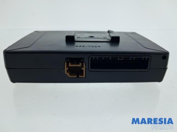 Gebruikte Module Telefoon Renault Trafic (1FL/2FL/3FL/4FL) 1.6 dCi 95 Prijs € 96,79 Inclusief btw aangeboden door Maresia Parts