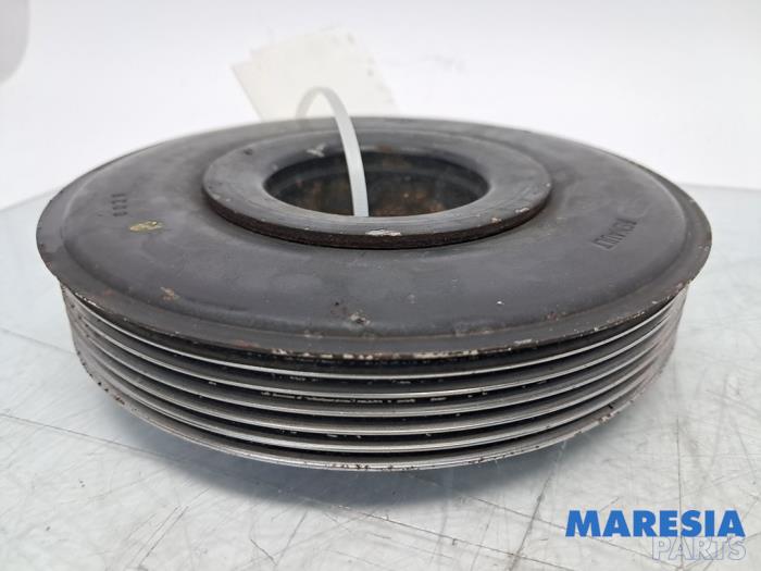 Gebruikte Poelie Krukas Renault Scénic III (JZ) 1.6 16V Prijs € 20,00 Margeregeling aangeboden door Maresia Parts