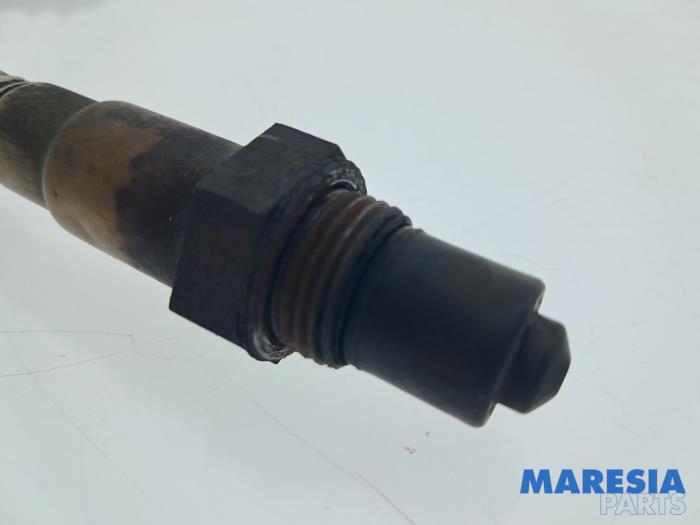 Lambda Sonde van een Peugeot 107 1.0 12V 2009