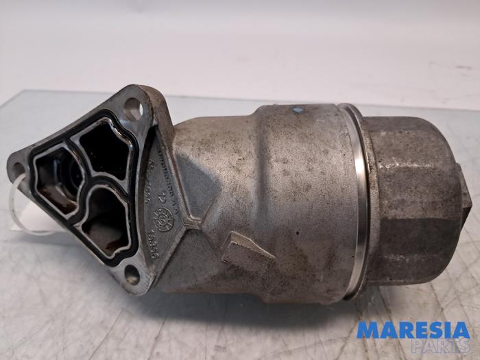 Gebruikte Oliefilterhuis Fiat 500X (334) 1.6 E-torq 16V Prijs € 125,00 Margeregeling aangeboden door Maresia Parts