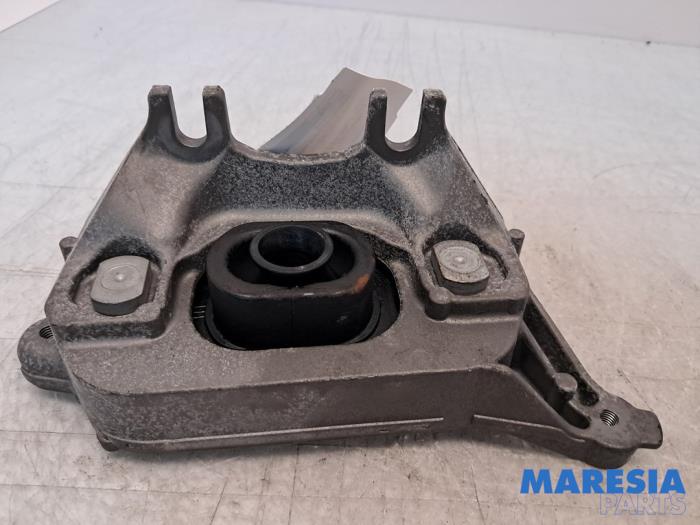 Gebruikte Motorsteun Renault Clio V (RJAB) 1.0 TCe 100 12V Prijs € 29,95 Margeregeling aangeboden door Maresia Parts