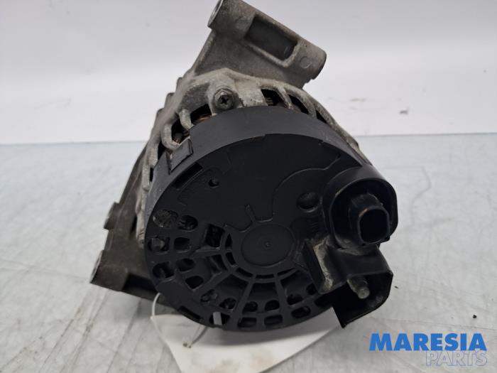 Alternator van een Opel Combo 1.3 CDTI 16V 2018