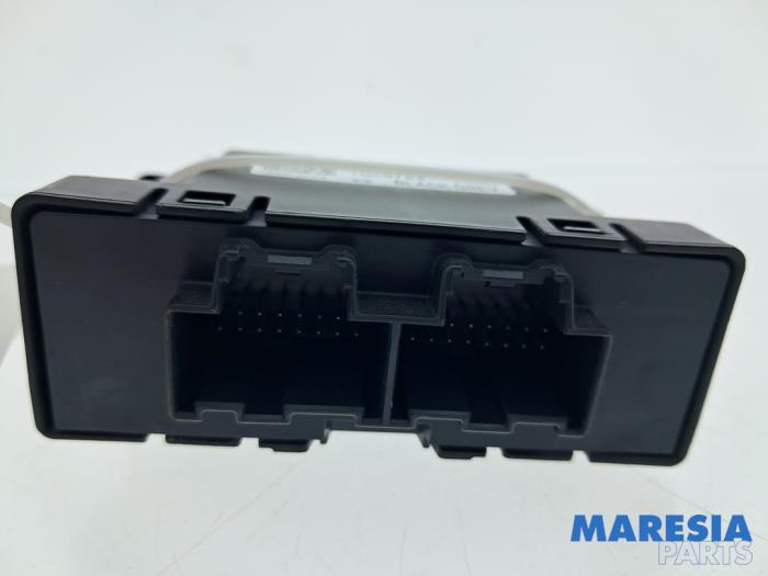 Gebruikte Gateway module Opel Karl 1.0 12V Prijs € 15,00 Margeregeling aangeboden door Maresia Parts