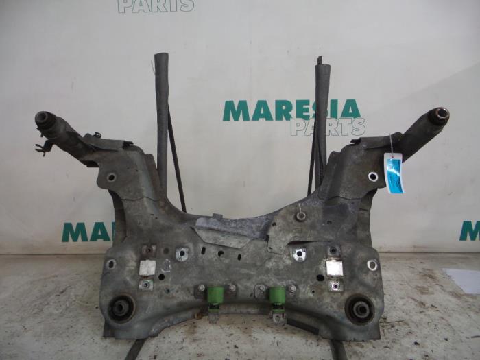Gebruikte Subframe Renault Megane III Grandtour (KZ) 1.5 dCi 110 Prijs € 79,00 Margeregeling aangeboden door Maresia Parts
