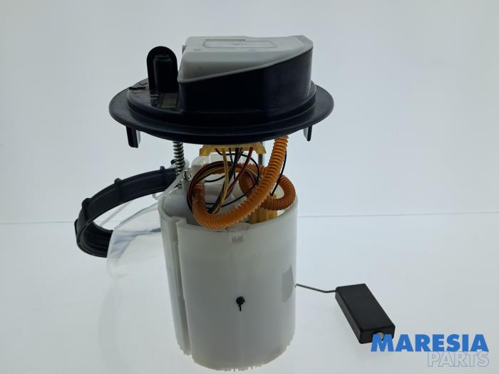Gebruikte Tank element Pomp Citroen C3 (SX/SW) 1.2 12V e-THP PureTech 110 Prijs € 85,00 Margeregeling aangeboden door Maresia Parts