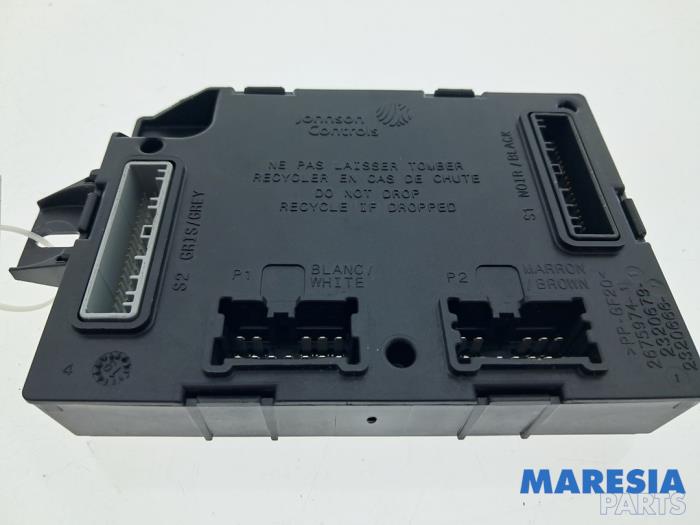 Gebruikte Computer Body Control Renault Captur I (2R) 1.3 TCE 150 16V Prijs € 97,50 Margeregeling aangeboden door Maresia Parts