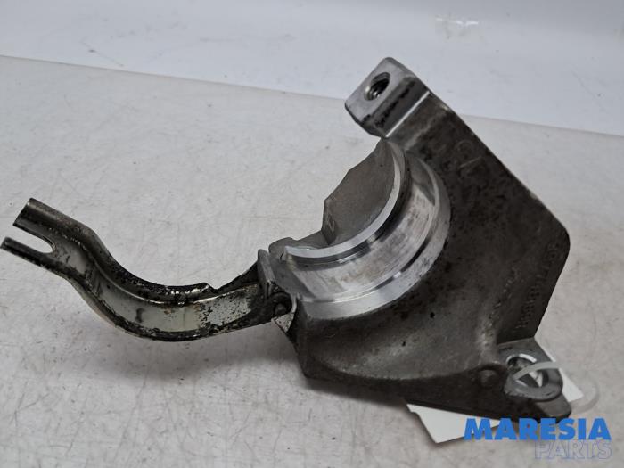 Gebruikte Motorsteun Renault Captur I (2R) 1.2 TCE 16V EDC Prijs € 20,00 Margeregeling aangeboden door Maresia Parts