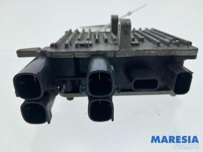 Gebruikte Stuurbekrachtiging Computer Renault Twingo III (AH) 1.0 SCe 70 12V Prijs € 150,00 Margeregeling aangeboden door Maresia Parts